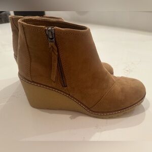Toms, size 7.5 wedge ankle bootie